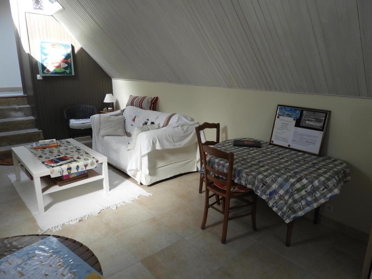 Les Volets Bleus Bed and Breakfast Saint-Guénolé Buitenkant foto