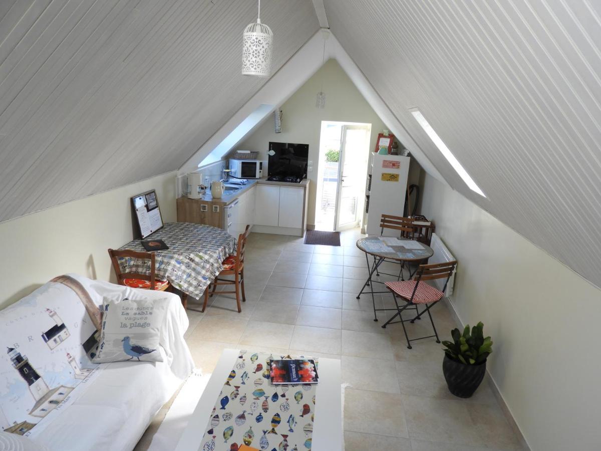 Les Volets Bleus Bed and Breakfast Saint-Guénolé Buitenkant foto
