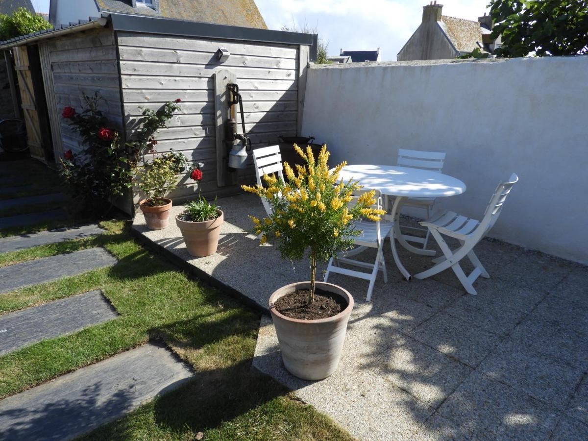 Les Volets Bleus Bed and Breakfast Saint-Guénolé Buitenkant foto